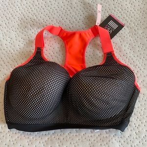 NWT Victoria’s Secret Sports Bra